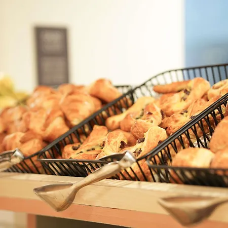 Ibis Styles Centre Historique Hotel 3*