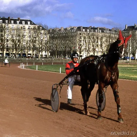 Отель Ibis Styles Centre Historique 3*